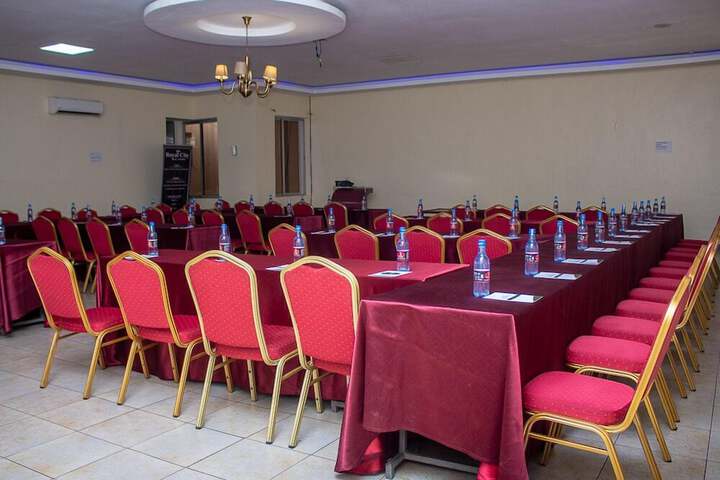 Ballroom/Hall 26 of 32