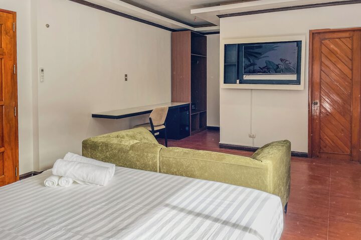 Room 12 of 30