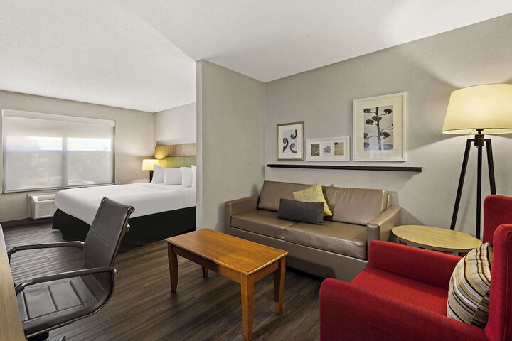 Suite 2 Queen Beds Accessible (3 of 7)