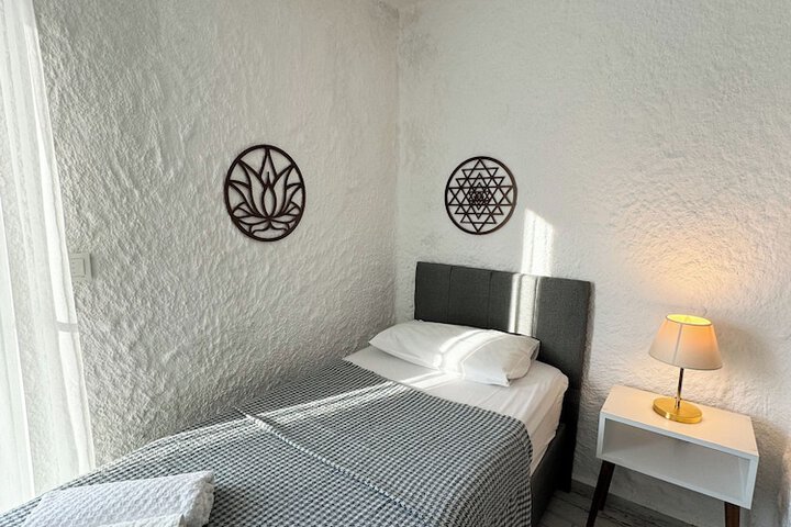 Room 28 of 45