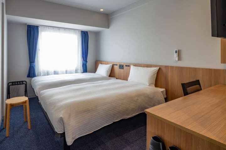 Room 8 of 45