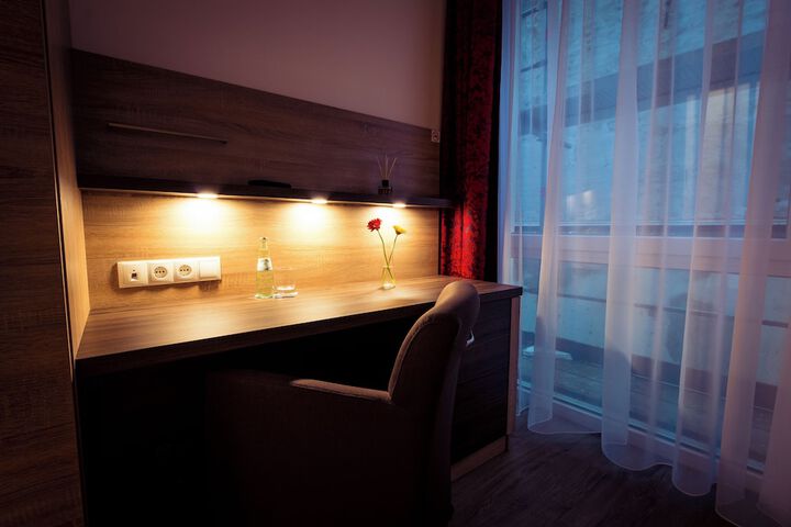 Room 8 of 17