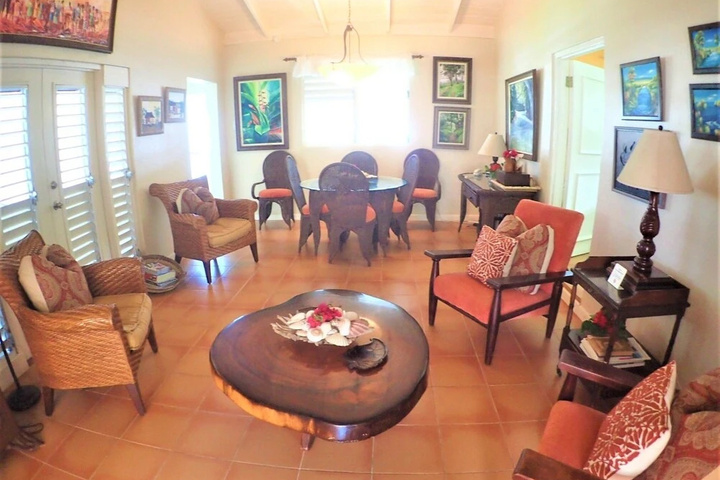 Room 8 of 9