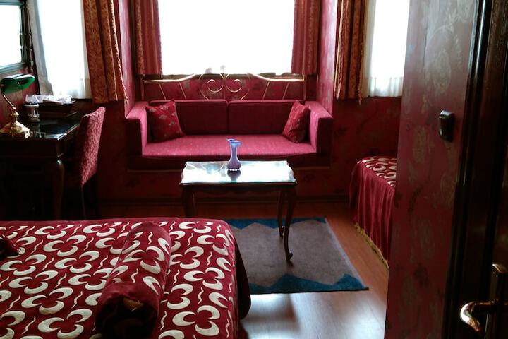 Room 3 of 54