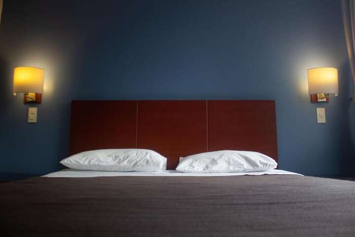 Room 32 of 102