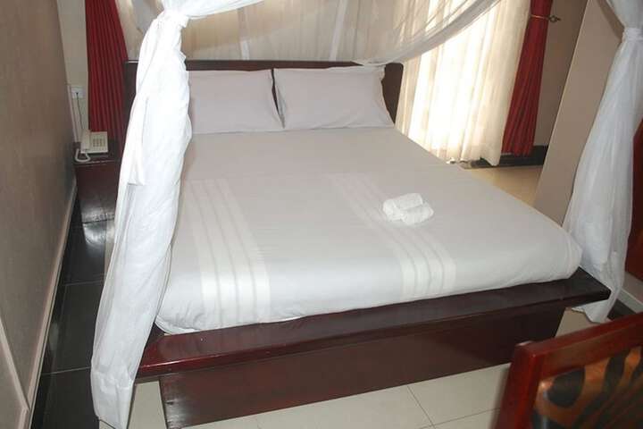 Room 10 of 31