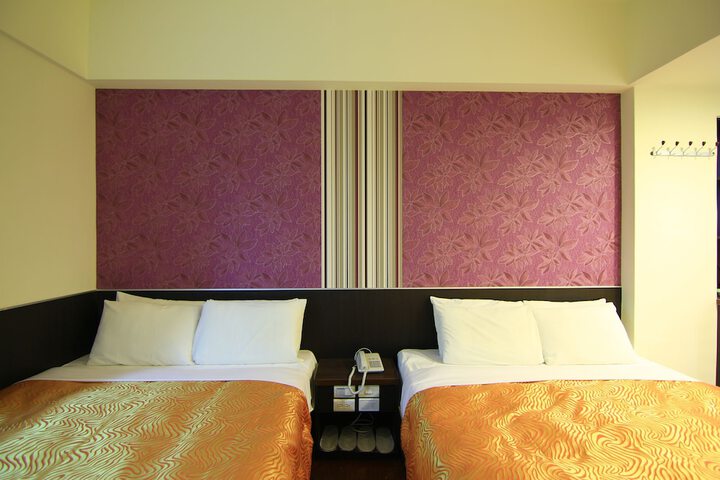 Room 22 of 49
