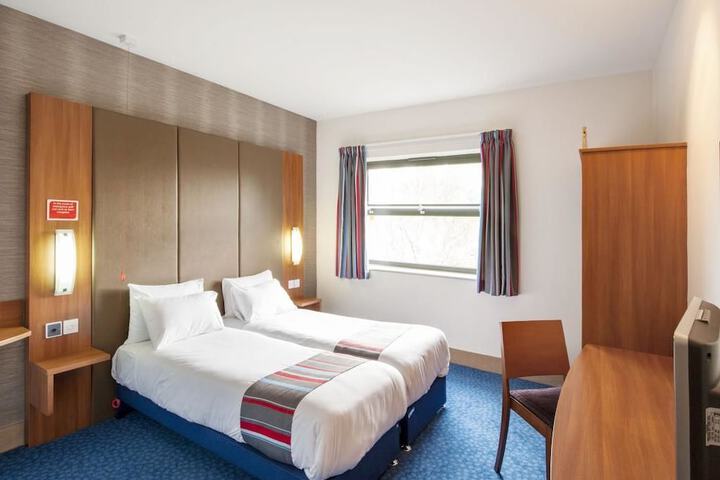 Room 4 of 29