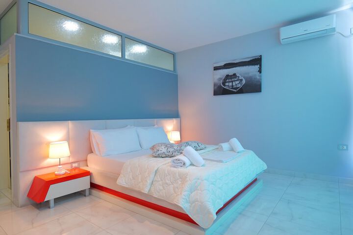 Room 15 of 85