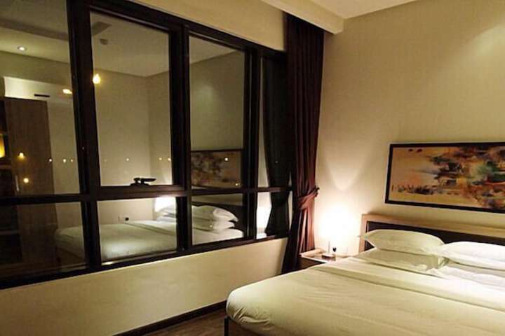 Room 7 of 32