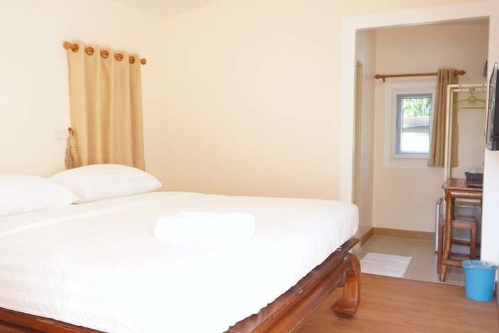 Room 8 of 15