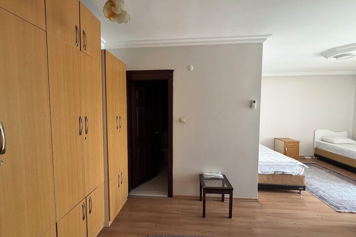 Room 10 of 21