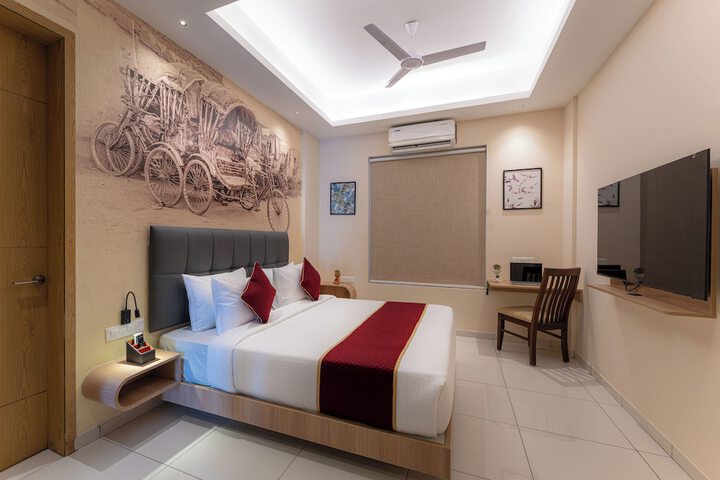 Room 15 of 33