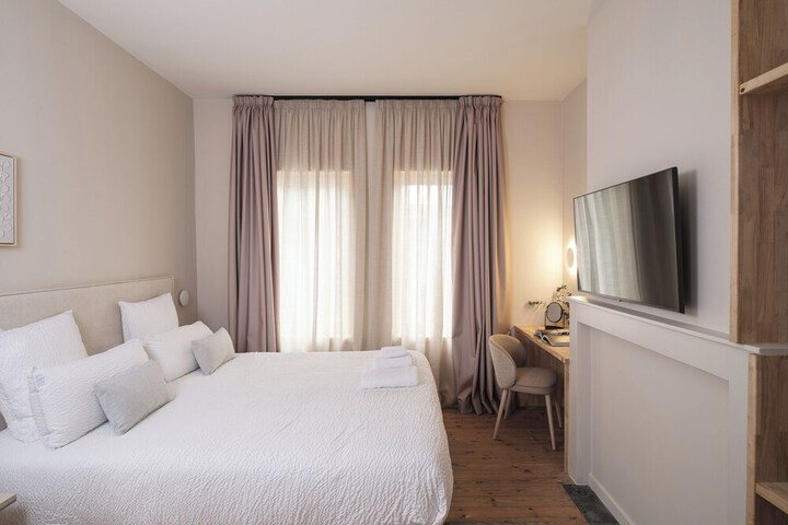 Room 9 of 30
