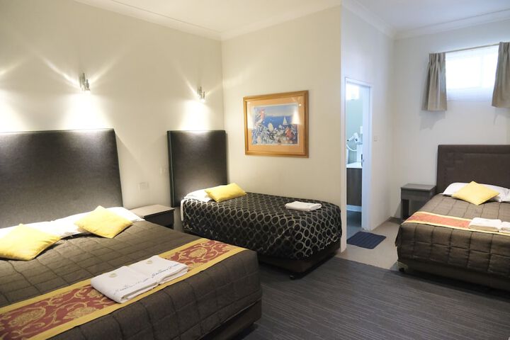 Room 43 of 169