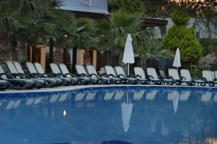 Pool Hotel