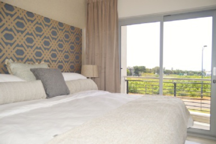 Room 83 of 192