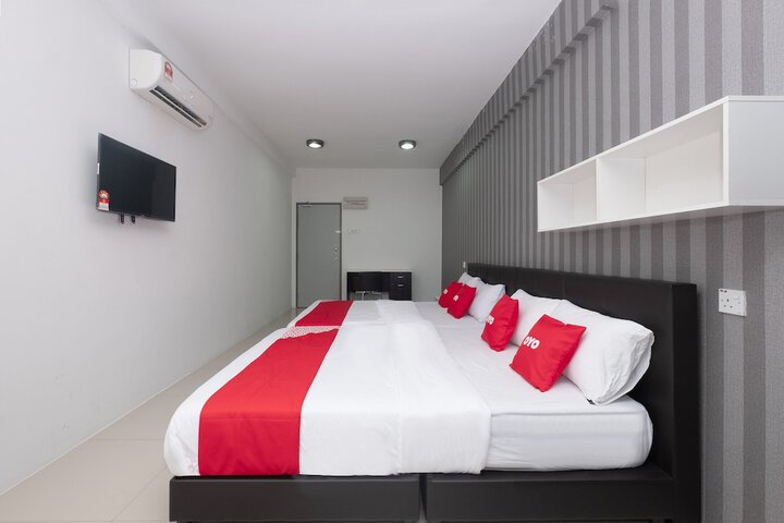 Room 9 of 20