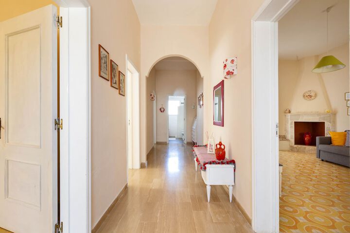 Room 8 of 31