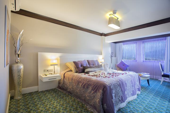 Room 27 of 117
