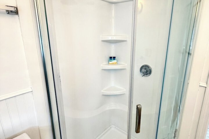 Room 115 of 134