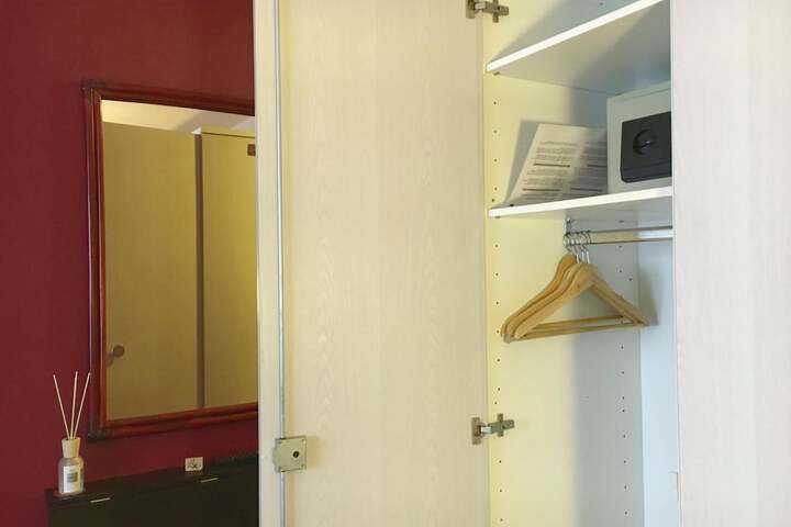 Room 14 of 38