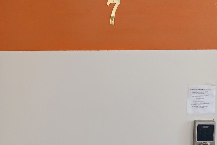 Room 46 of 183