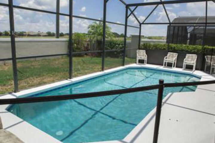 Pool 11 of 15