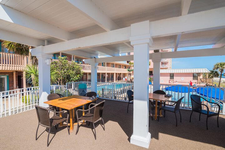 Hotel Exterior 59 of 78