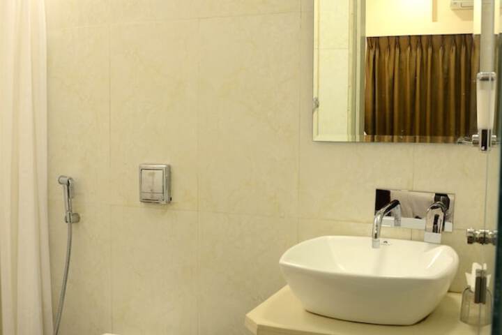 Room 17 of 24