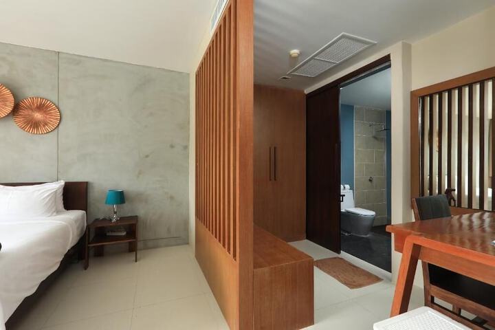 Room 17 of 52