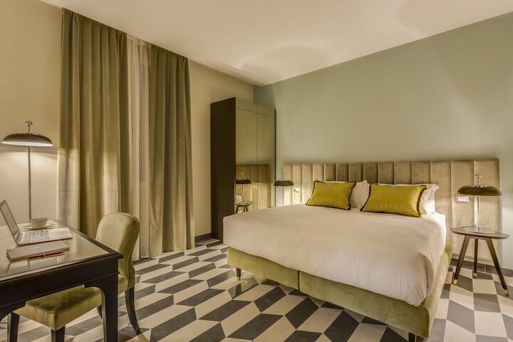 Room 10 of 61