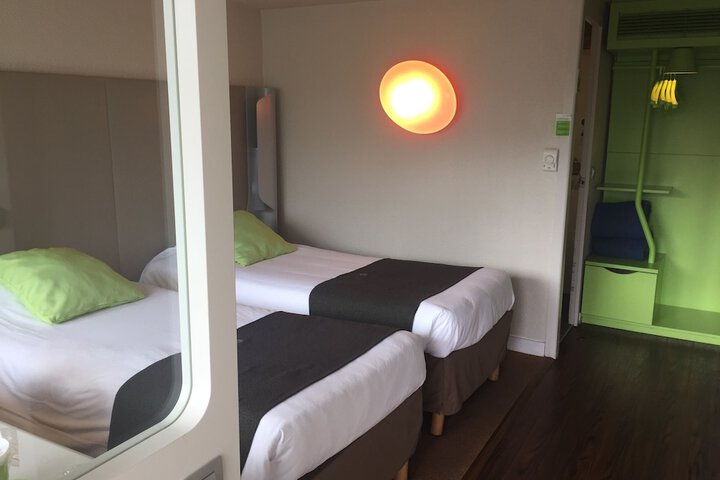 Room 4 of 34
