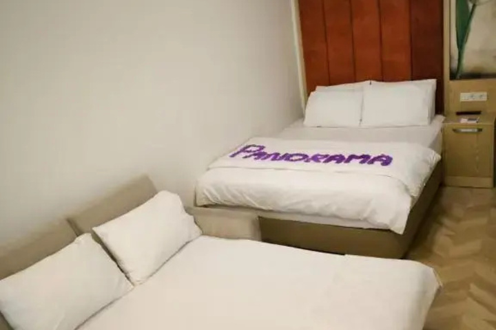 Room 3 of 16