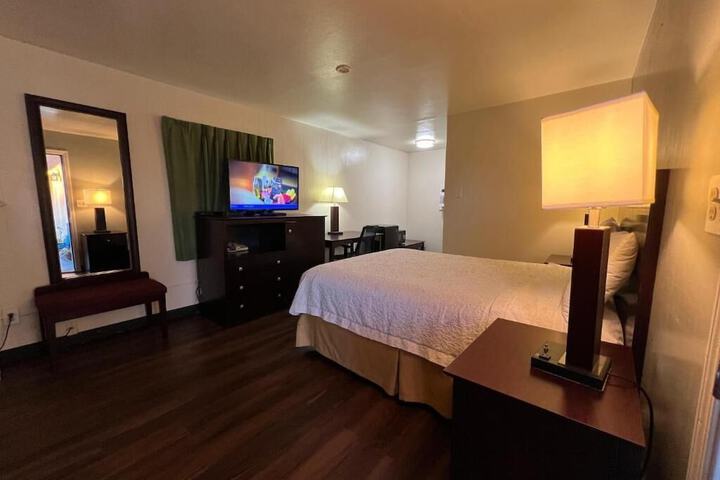 Room 5 of 23