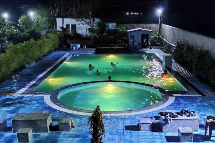 Pool 61 of 113