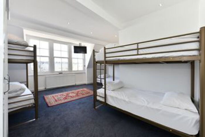 Room 27 of 51