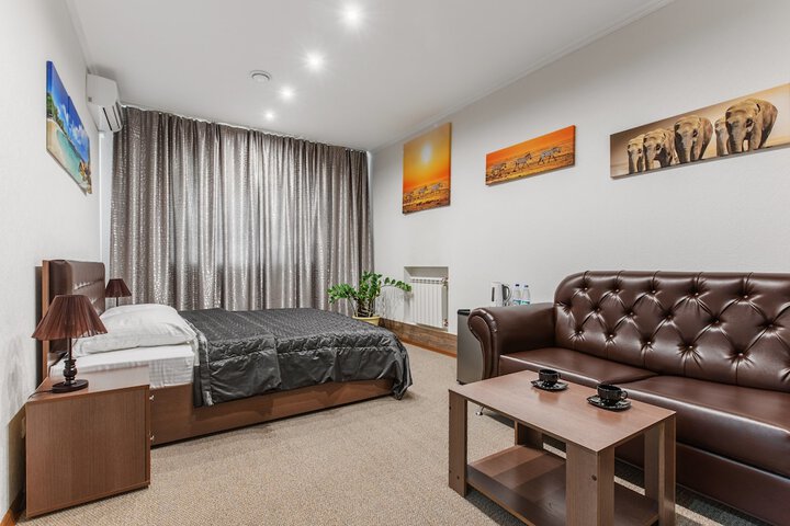 Room 4 of 20