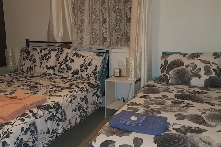 Room 4 of 11