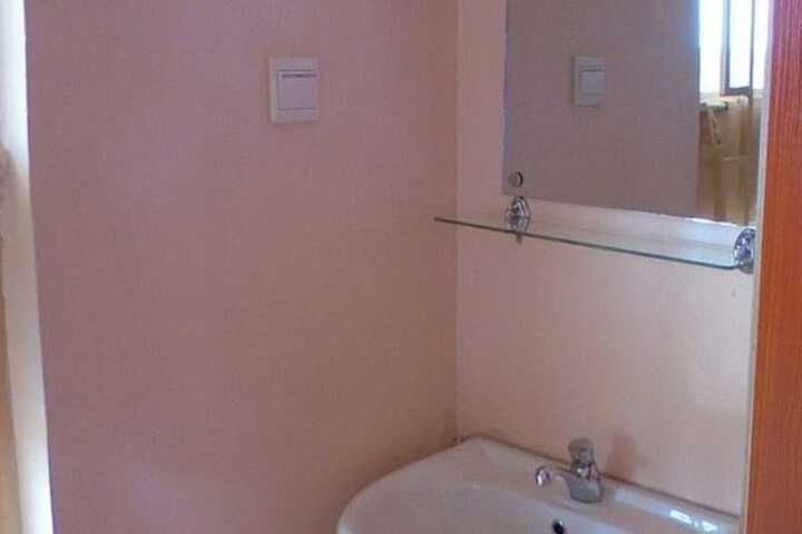 Room 12 of 25