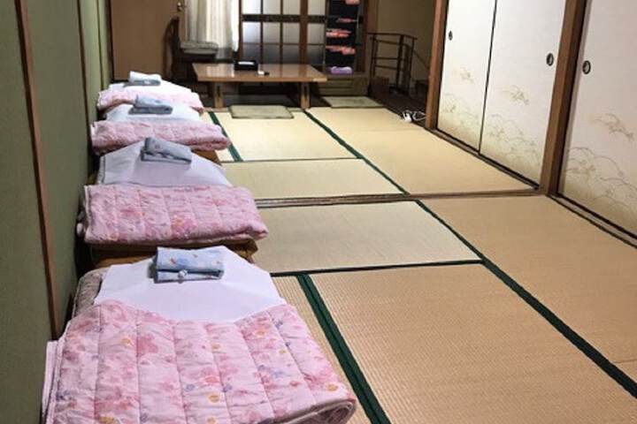 Room 5 of 20