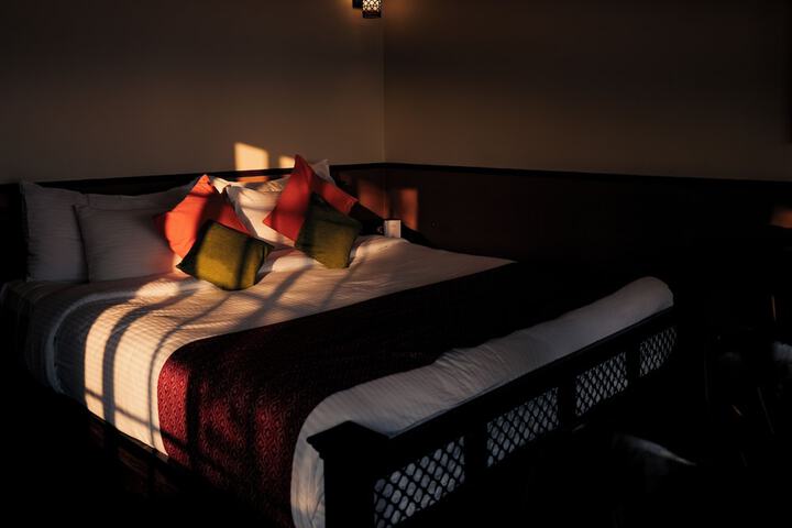 Room 17 of 76