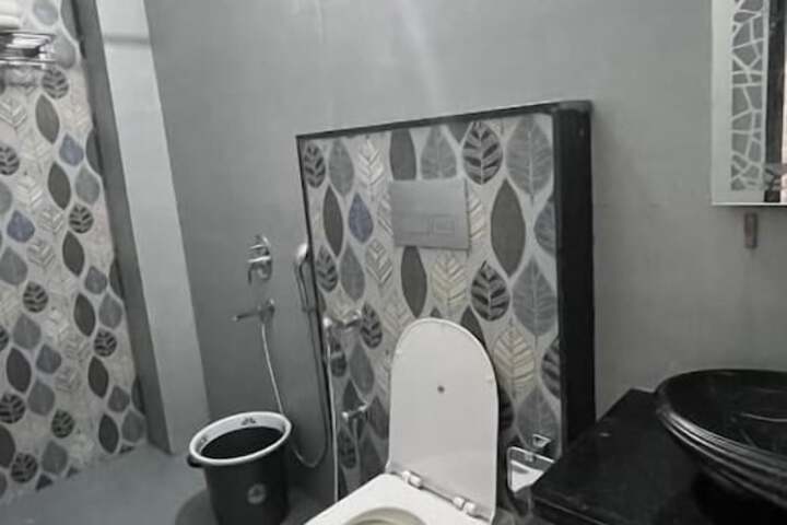 Room 35 of 43