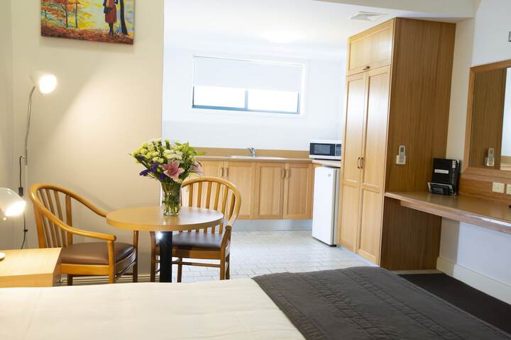 Room 6 of 68