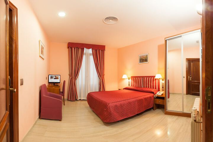 Room 7 of 40