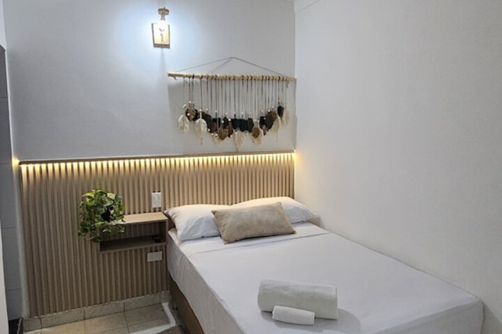 Room 3 of 20