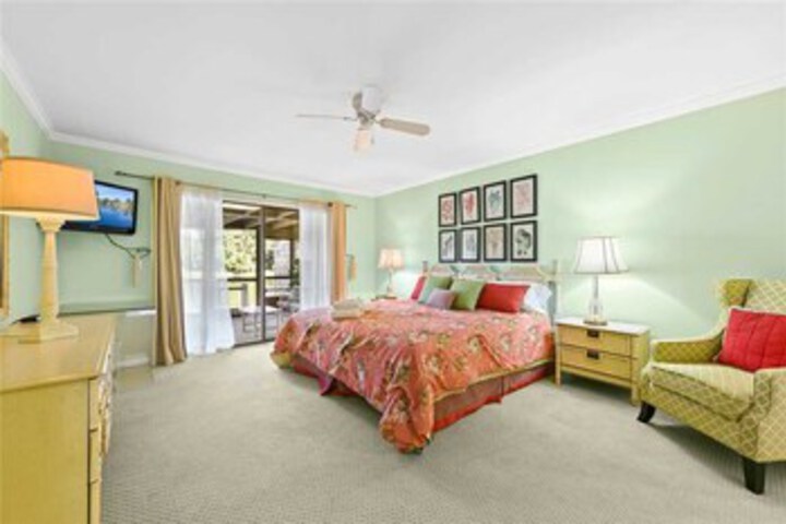 Room 48 of 61
