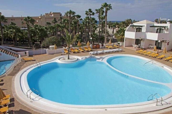 Pool Hotel