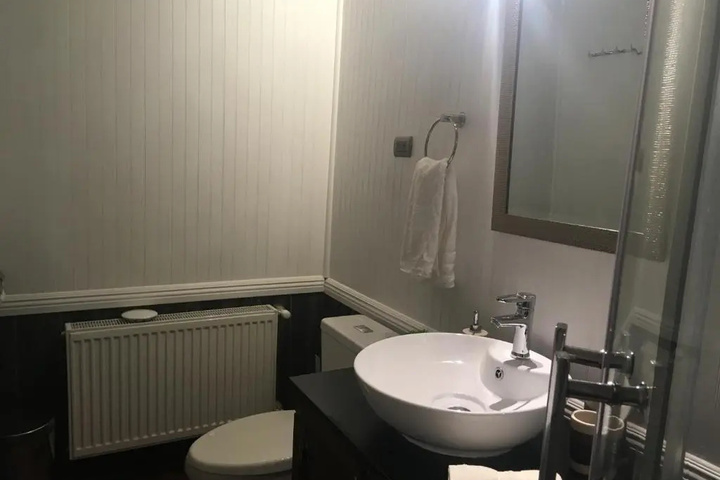 Room 7 of 20