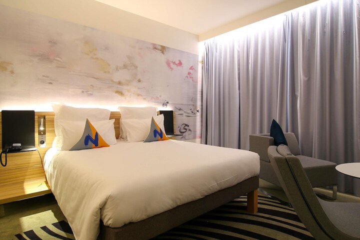 Room 102 of 315